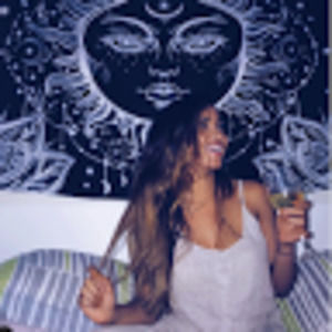 Meet your Posher, Caroline